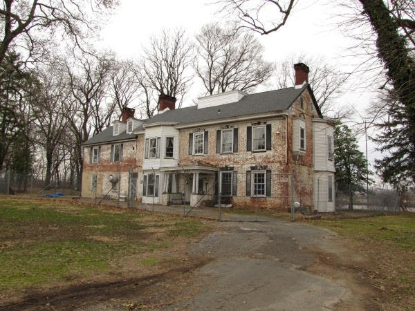 Investigate the haunted White Hill Mansion