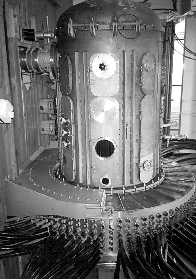 An alleged photograph of the inner workings of Die Glocke from Igor Witkowsk's book.